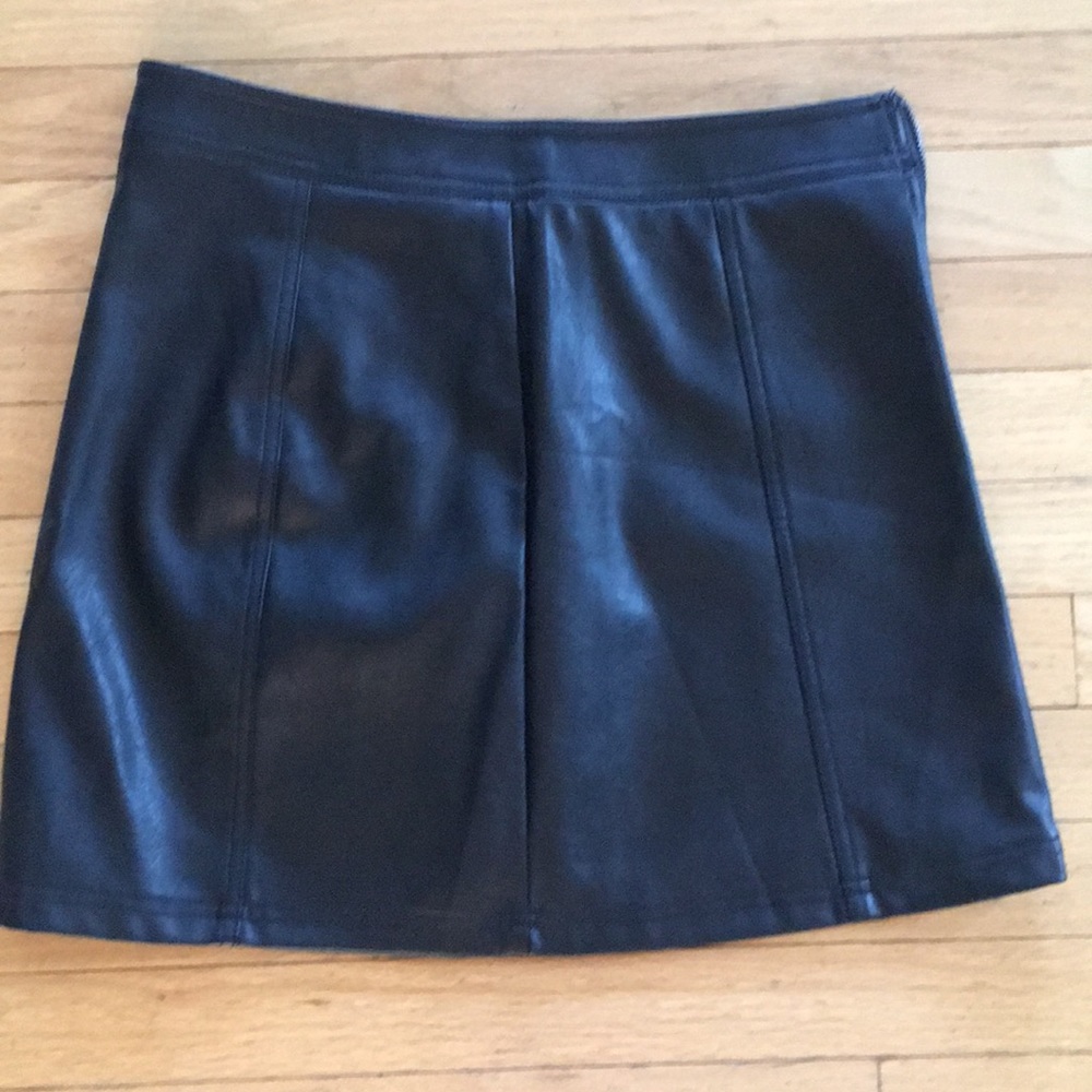 Guess leather skirt BLACK Size 6